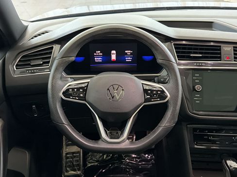 Used 2022 Volkswagen Tiguan SE R-Line FWD image 11