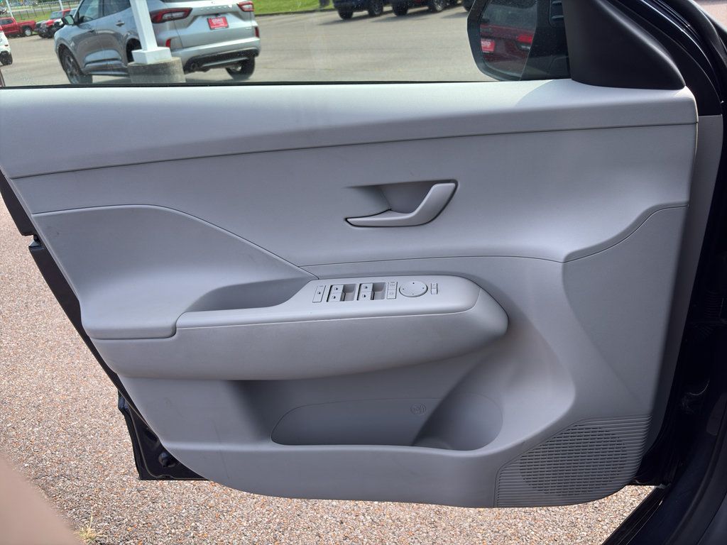 Used 2024 Hyundai Kona SEL AWD/4WD image 21