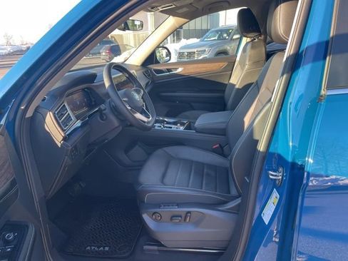 Certified 2025 Volkswagen Atlas SEL image 7