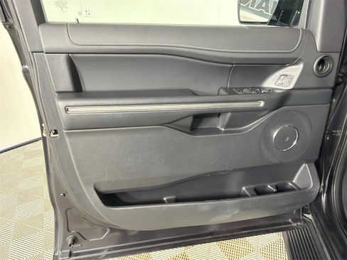 Used 2024 Ford Expedition XLT image 11