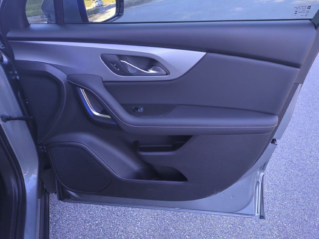 New 2026 Chevrolet Blazer LT w/ Convenience Package FWD image 33