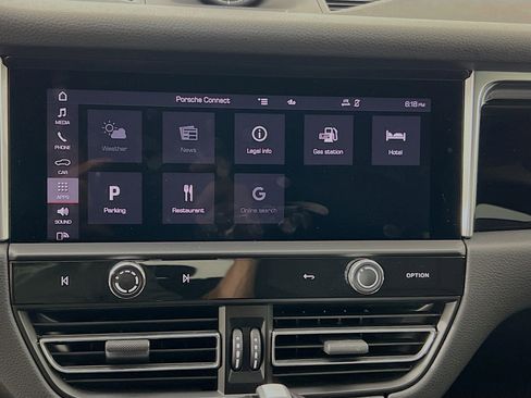 Used 2024 Porsche Macan image 15