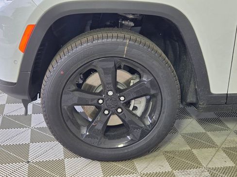 New 2025 Jeep Grand Cherokee L Limited w/ Luxury Tech Group II image 5