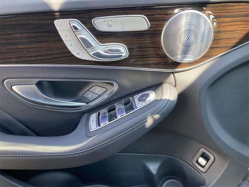 Used 2020 Mercedes-Benz C 300 Sedan image 11