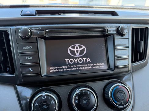 Used 2015 Toyota RAV4 LE image 20