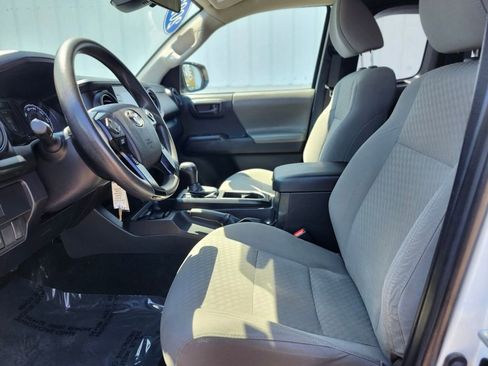Used 2022 Toyota Tacoma SR w/ SX Package AWD/4WD image 11