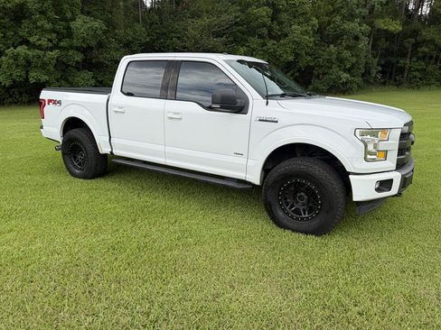 Used 2017 Ford F150 XLT w/ Equipment Group 301A Mid AWD/4WD image 4