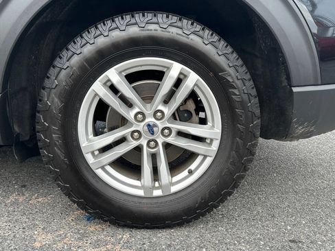 Used 2020 Ford Explorer XLT w/ Equipment Group 202A AWD/4WD image 15