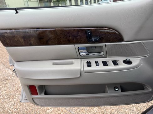 Used 2011 Mercury Grand Marquis LS image 13