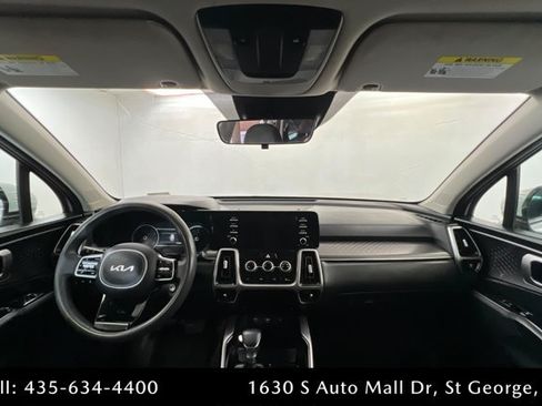 Used 2022 Kia Sorento LX AWD/4WD image 9