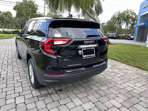 Used 2024 GMC Terrain SLE AWD/4WD image 35