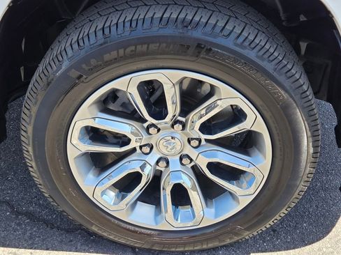 Used 2023 RAM 1500 Laramie AWD/4WD image 9