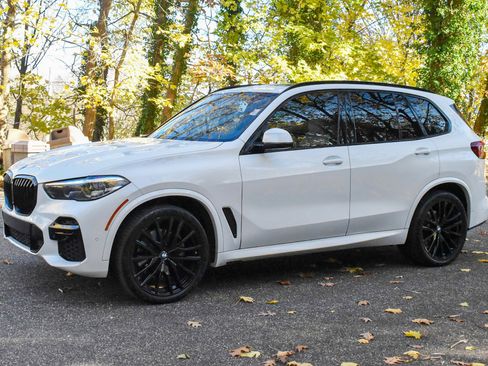 Used 2023 BMW X5 sDrive40i w/ M Sport Package image 3