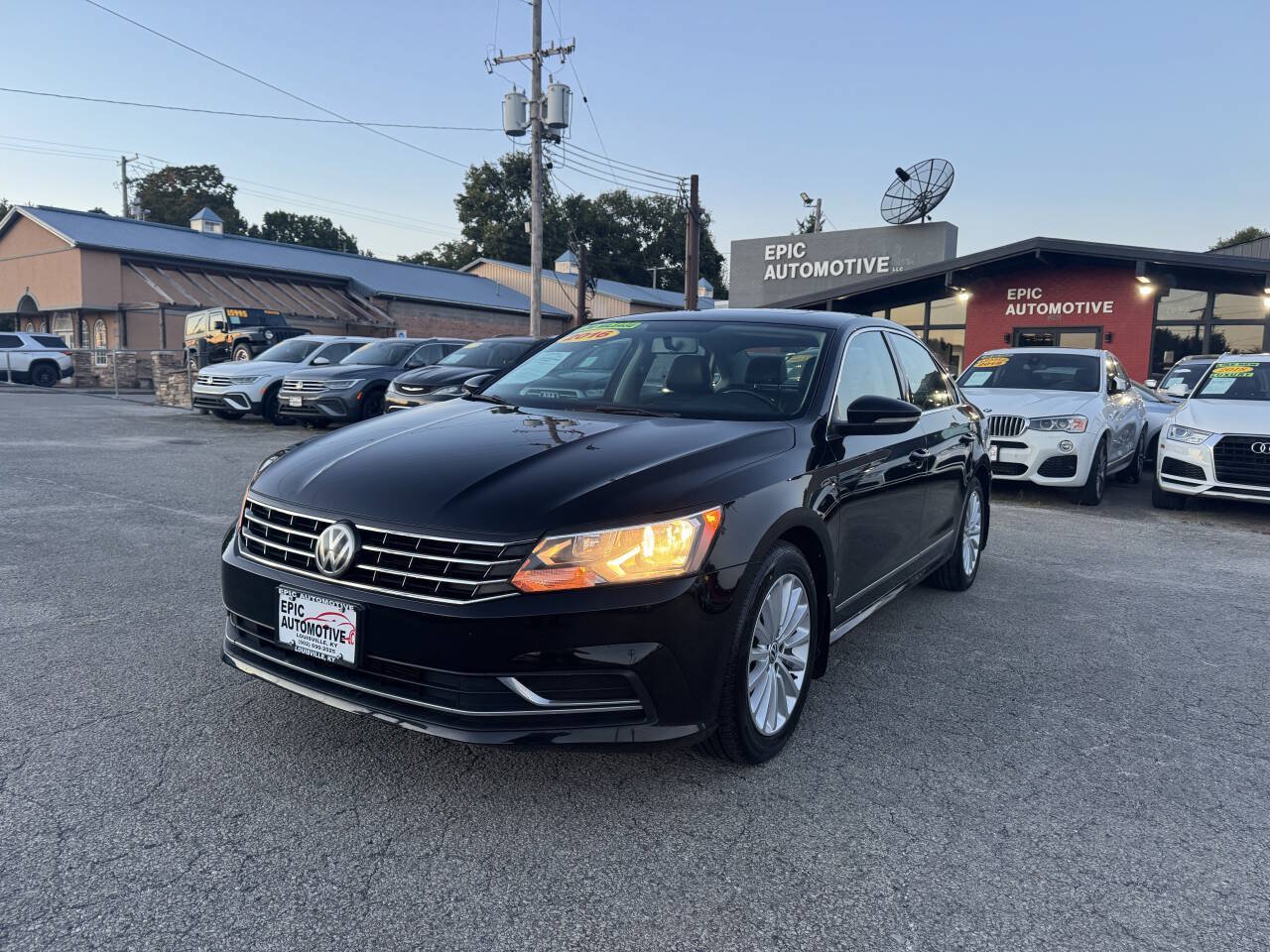 Used 2016 Volkswagen Passat 1.8T SE FWD image 1
