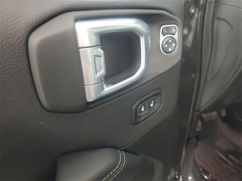 Used 2021 Jeep Wrangler Unlimited Sahara w/ Safety Group image 9