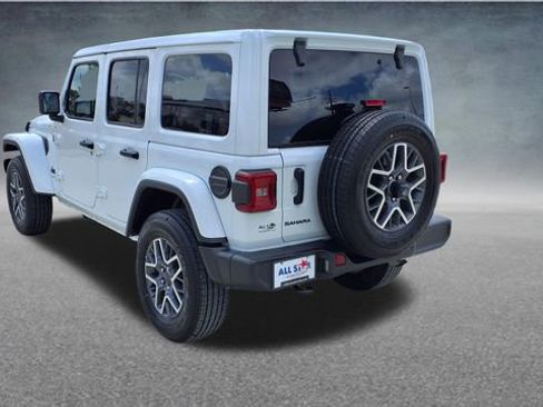 Used 2025 Jeep Wrangler Unlimited Sahara AWD/4WD image 7