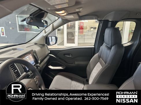 Certified 2024 Nissan Frontier SV w/ Technology Package AWD/4WD image 3