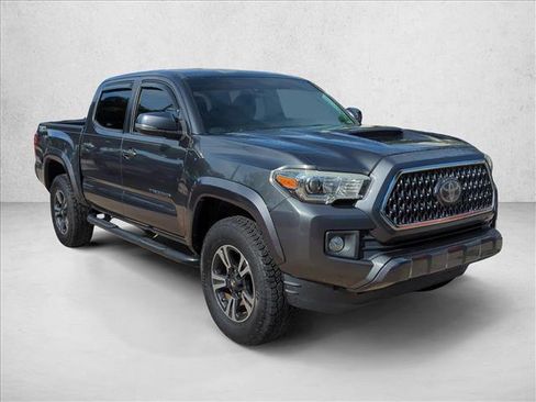 Used 2019 Toyota Tacoma TRD Sport w/ Technology Package RWD image 3