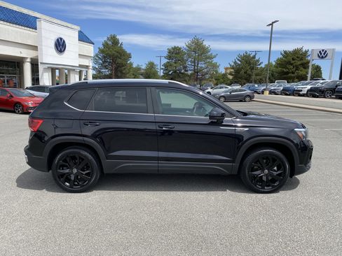 Certified 2023 Volkswagen Taos SE FWD image 52