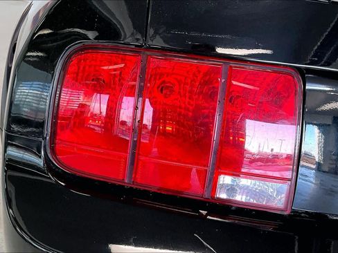 Used 2006 Ford Mustang GT image 27