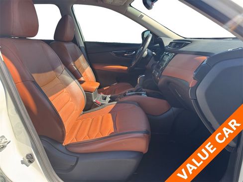 Used 2018 Nissan Rogue SL w/ Premium Package image 15