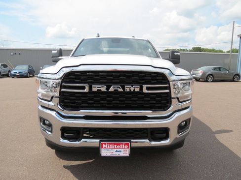 Used 2024 RAM 2500 Big Horn w/ Bed Utility Group image 4