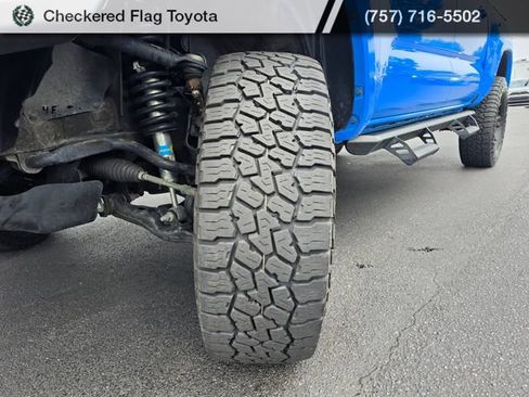Used 2021 Toyota Tacoma TRD Sport w/ TRD Premium Sport Package AWD/4WD image 10
