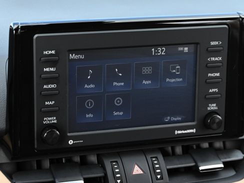 Used 2022 Toyota RAV4 XLE Premium image 16