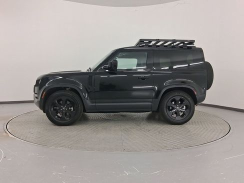 Used 2023 Land Rover Defender 90 S image 2