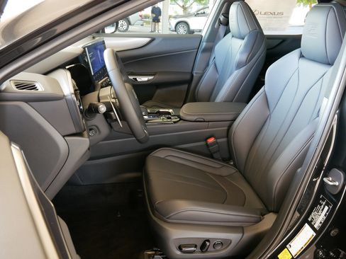 New 2026 Lexus NX 450h+ F Sport image 2