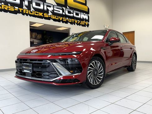 Used 2025 Hyundai Sonata Limited image 2