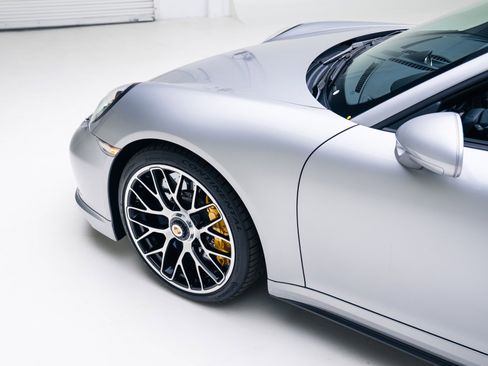 Used 2016 Porsche 911 Turbo S image 17