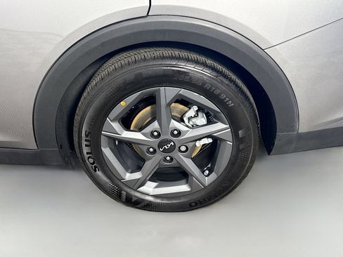 Used 2025 Kia K4 LXS image 37