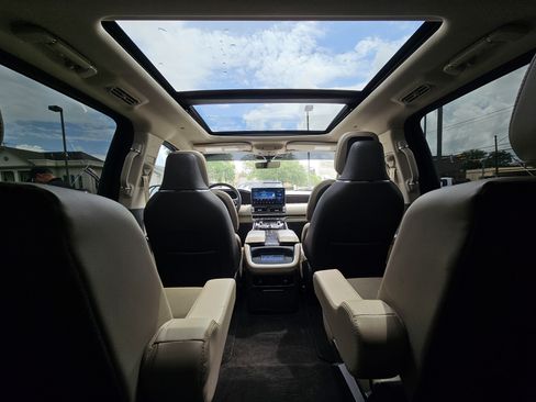 Used 2023 Lincoln Navigator Reserve AWD/4WD image 31