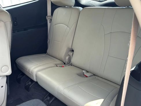 Used 2018 Buick Enclave Essence AWD/4WD image 18
