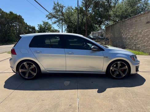 Used 2016 Volkswagen Golf 4-Door FWD image 11