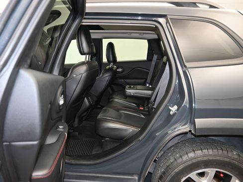 Used 2016 Jeep Cherokee Trailhawk w/ Comfort/Convenience Group AWD/4WD image 23
