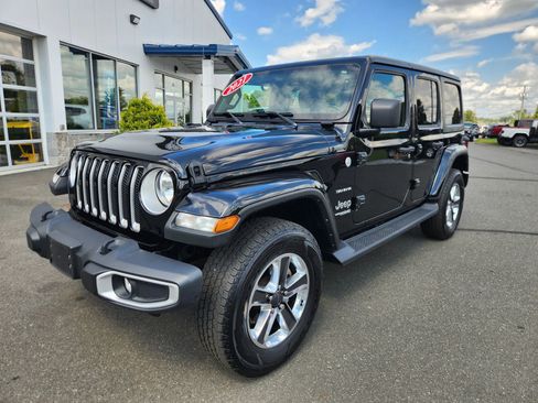 Used 2021 Jeep Wrangler Unlimited Sahara w/ Cold Weather Group image 5