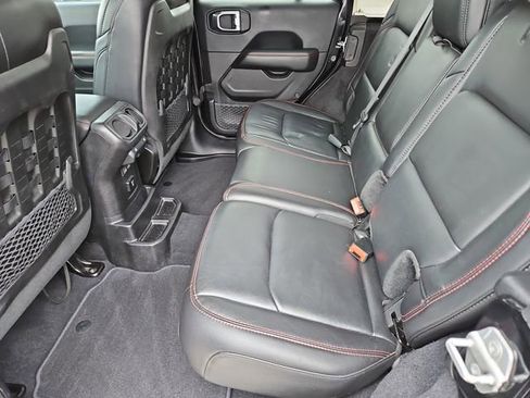 Used 2019 Jeep Wrangler Unlimited Rubicon AWD/4WD image 19