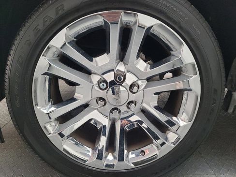 Used 2018 GMC Yukon SLT w/ Premium Edition RWD image 31