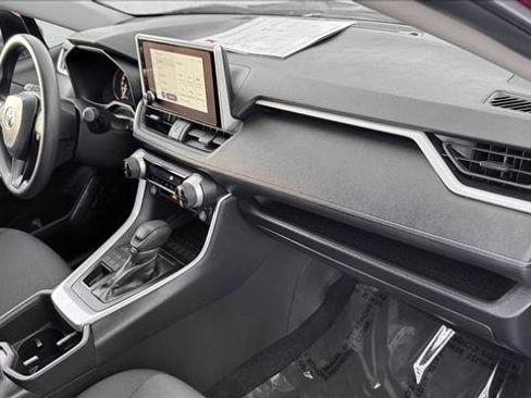 Used 2025 Toyota RAV4 XLE image 20