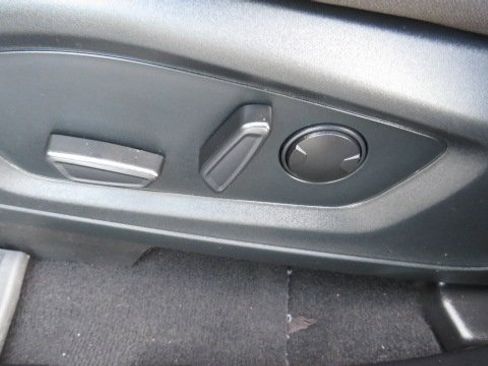 Certified 2021 Ford Explorer XLT image 18