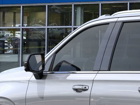 New 2026 Chevrolet Suburban Premier AWD/4WD image 36