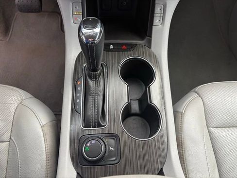 Used 2018 GMC Acadia SLT image 19