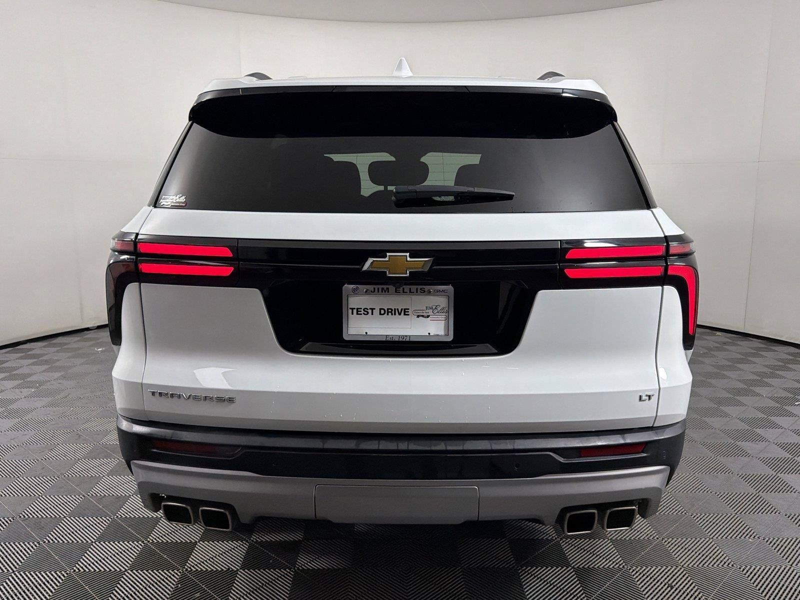 Used 2024 Chevrolet Traverse LT FWD image 5