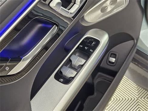 Certified 2025 Mercedes-Benz GLC 300 4MATIC image 17