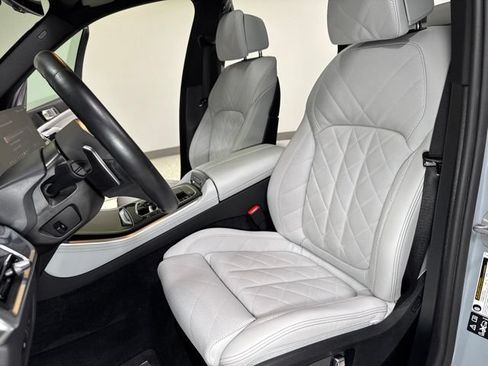 Used 2026 BMW X5 xDrive40i AWD/4WD image 16