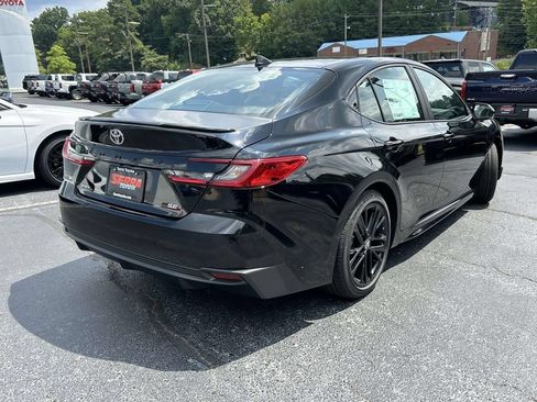 New 2026 Toyota Camry SE FWD image 3
