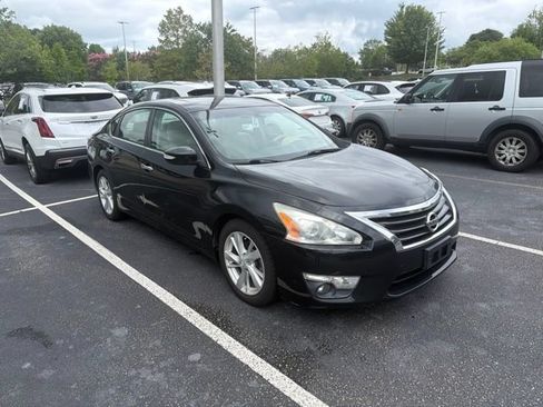 Used 2014 Nissan Altima 2.5 SV w/ Convenience Package FWD image 6