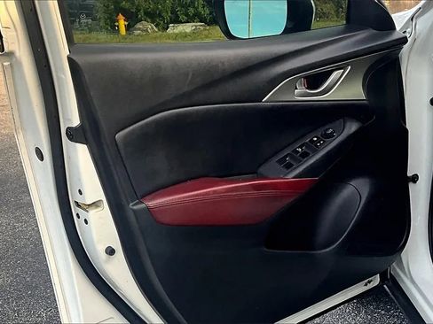 Used 2018 MAZDA CX-3 Touring image 18